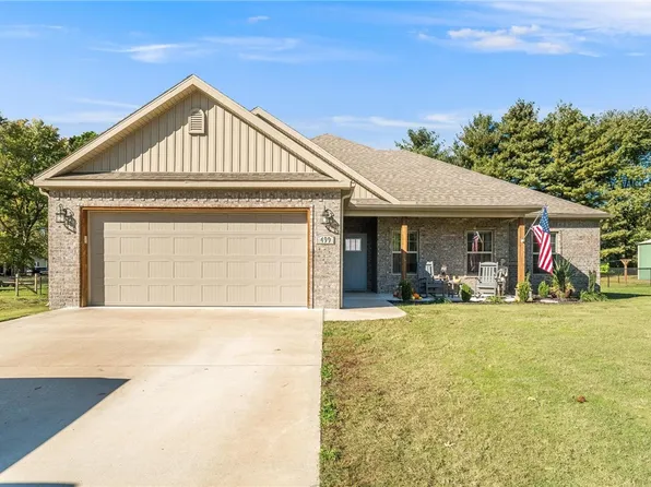 499 S Davis St, Pea Ridge, AR 72751