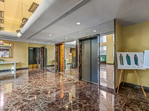 400 East 70th Street image 19 of 20