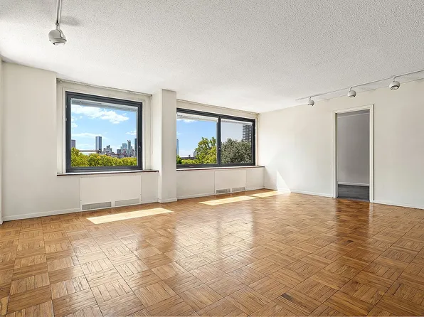 531 Main St APT 503, New York, NY 10044