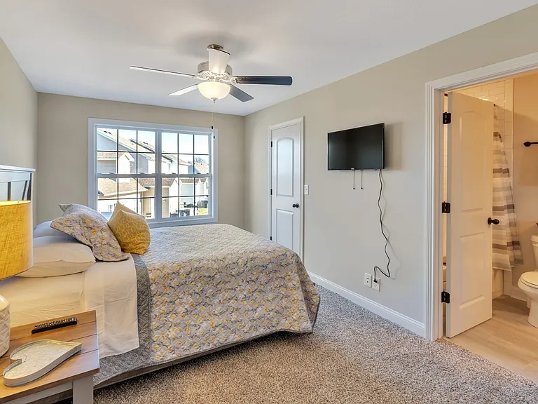 118 Alexander Blvd — Photo 9