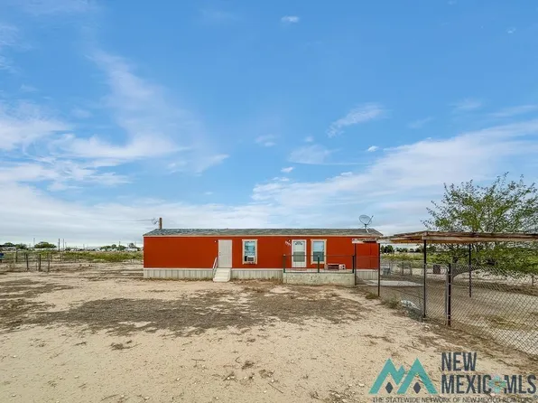 2118 Burnett Rd, Carlsbad, NM 88220