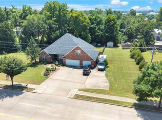 2983 Wagon Wheel Rd, Springdale, AR 72762