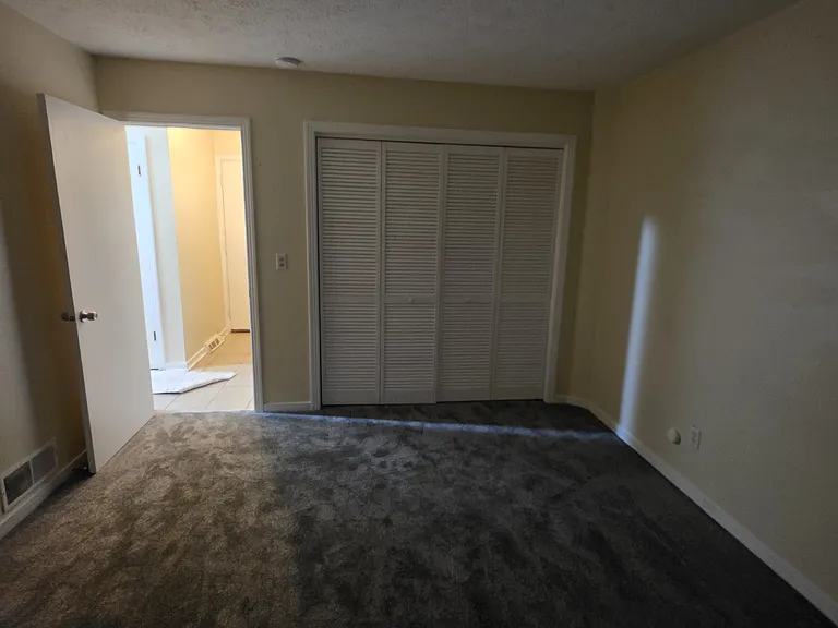 Willow Creek Dr SE — Photo 20