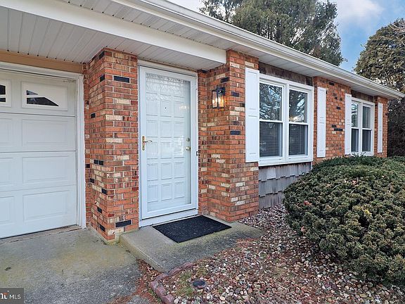 2nd image of 23 Abbey Rd