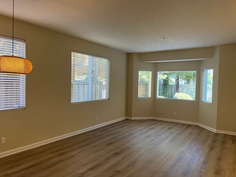 1240 Elmer St #A — Photo 11