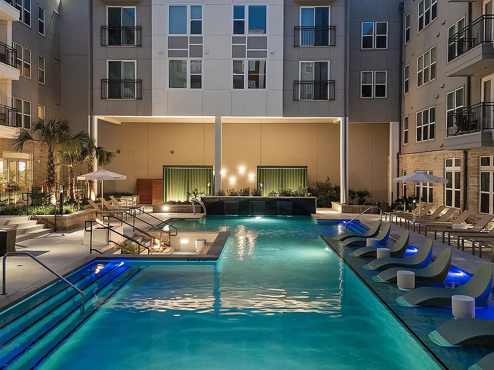 The Mercury Luxury Pool