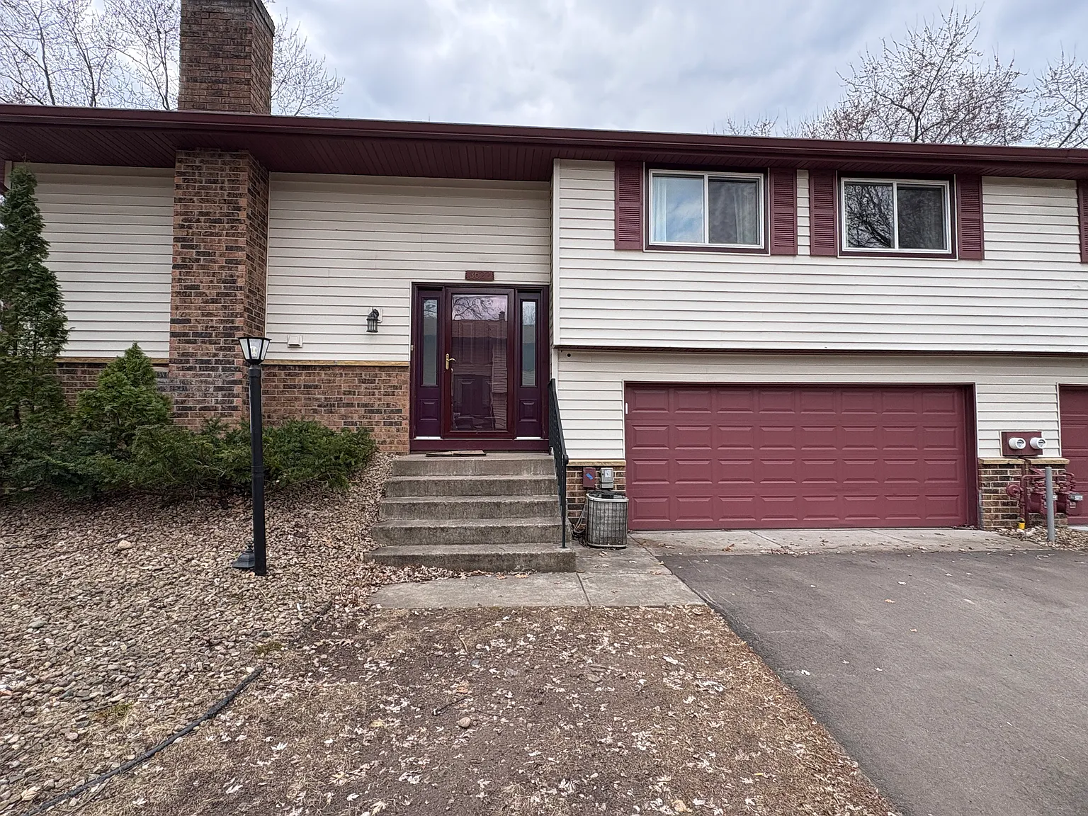New Price! Two-Bedroom End Unit Townhome Available Now In Oakdale! — Photo 2