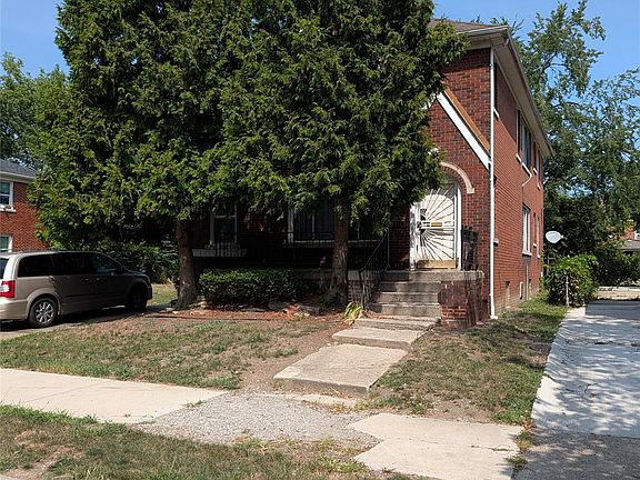 2nd image of 4618 Chatsworth St