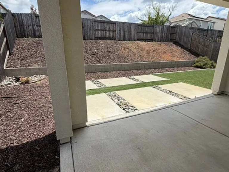 611 Brooklyn Ct — Photo 23
