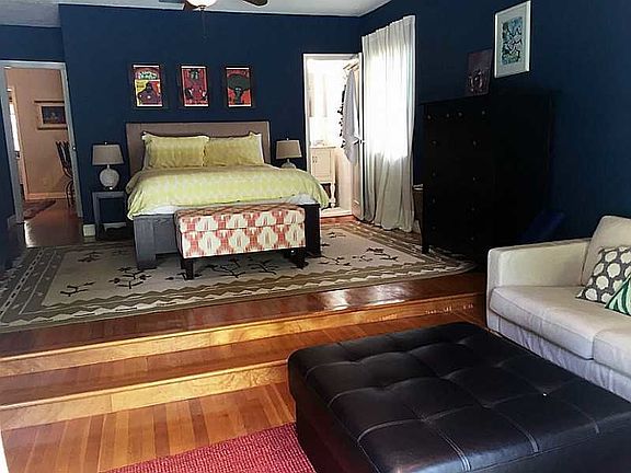 4th image of 655 NE 115th St