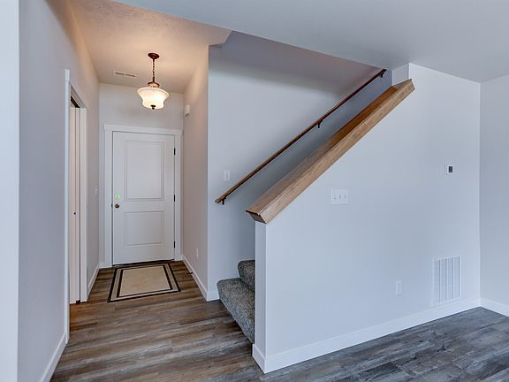 5th image of 216 N Vercler Ln