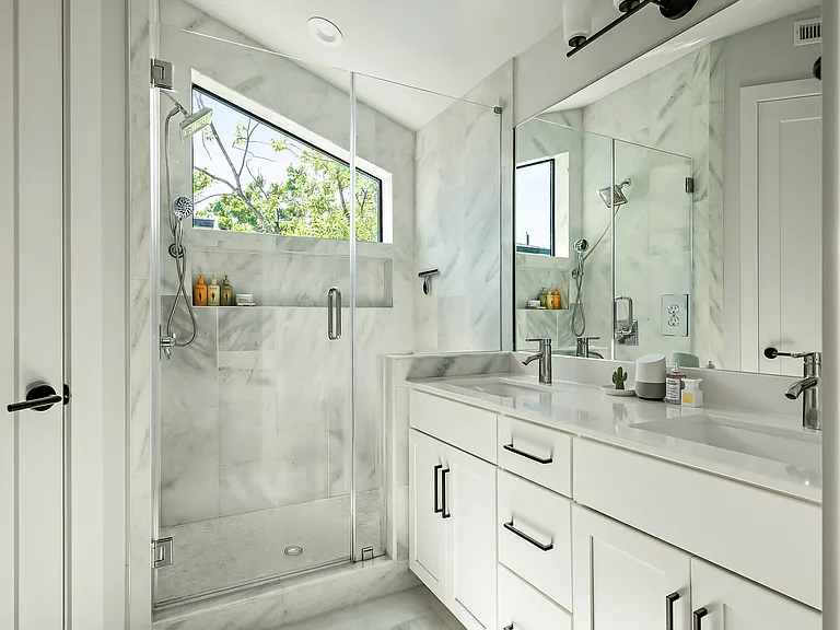 1405 Perez St #2 — Photo 6