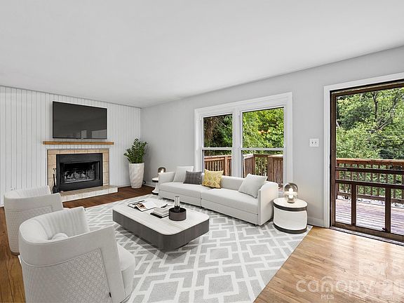 3rd image of 107 Wilshire Dr