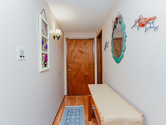 2nd image of 7100 W Cullom Ave Unit 212