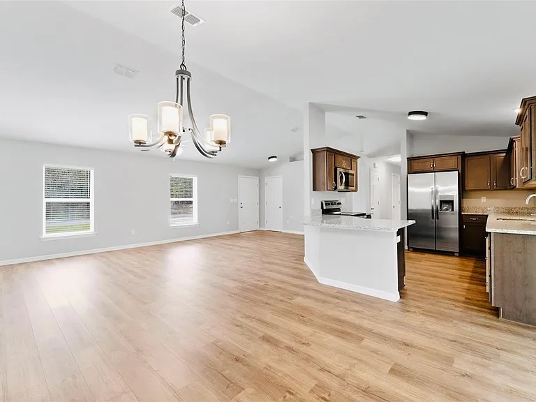 9416 N Sandree Dr — Photo 1