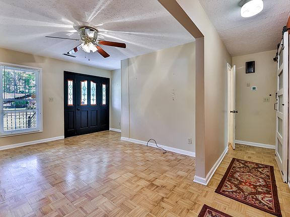 4th image of 71 Plantation Rd.