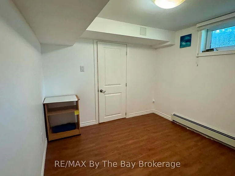 130 Letitia St #LOWER — Photo 9