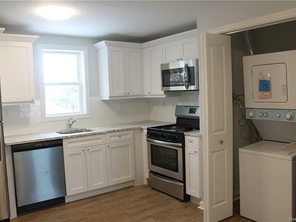 5th image of 132 Depew Ave Unit B