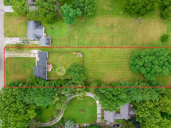 2nd image of 4416 Linden Ln
