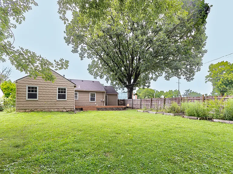 7915 Jarboe St — Photo 26
