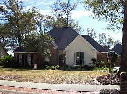 1st image of 2402 Greenview Dr