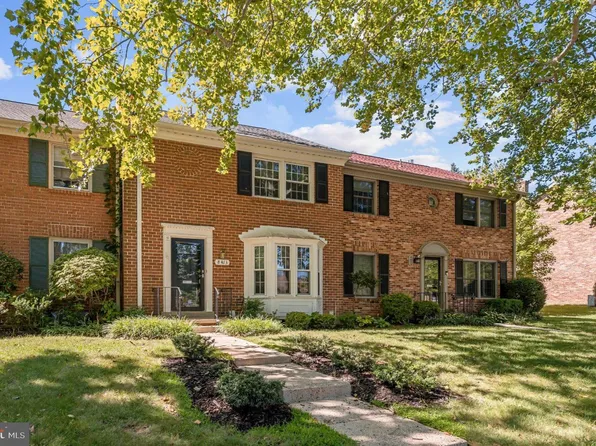 8413 Forrester Blvd, Springfield, VA 22152