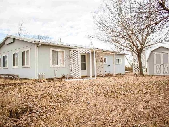 51 Island Pkwy, Sterling, KS 67579