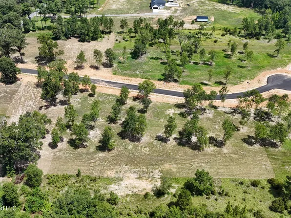 6 Oakley Ln, Lucedale, MS 39452