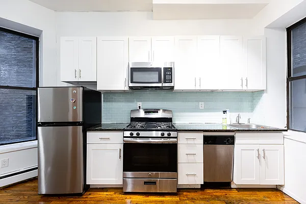 Rented by City Connections Realty | media 17