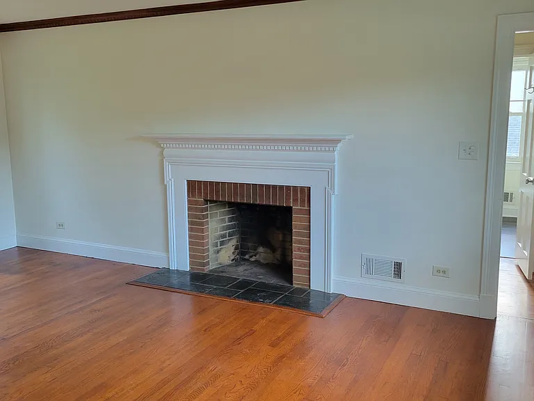 2316 Greenbrier Dr — Photo 11