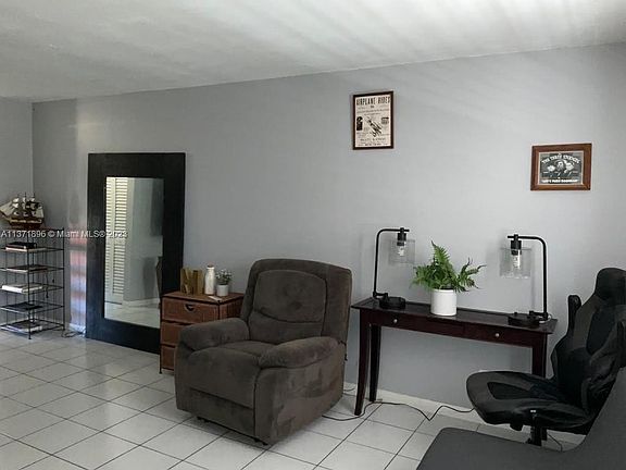 5th image of 500 NE 2nd St APT 421