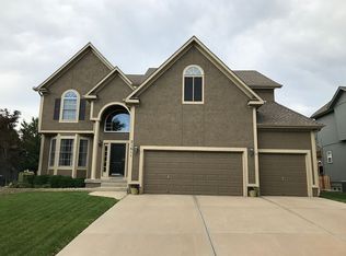 21611 W 100th St, Lenexa, KS 66220