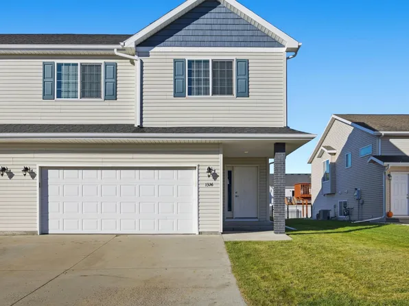 1326 4th St NW, West Fargo, ND 58078