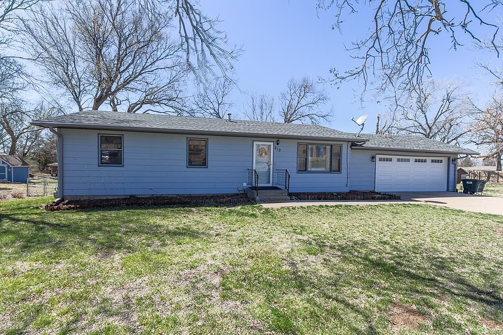 819 Elm St, Minneapolis, KS 67467 Zillow