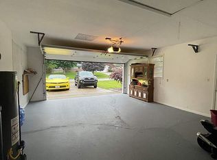 730 Lindenwood Dr, Greenwood, IN 46142