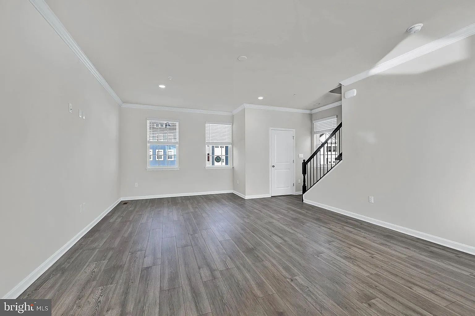 3 bed, 3.5 bath, 1970 sqft, $3,350 — Photo 4