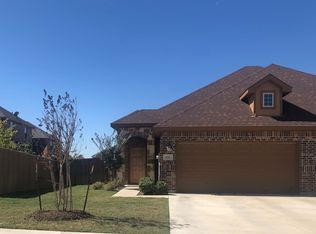 935 Skyview Dr, Midlothian, TX 76065