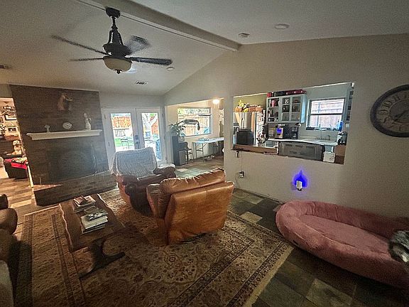 5th image of 106 Teakwood Dr