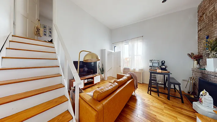 Rented by Bond New York | media 24