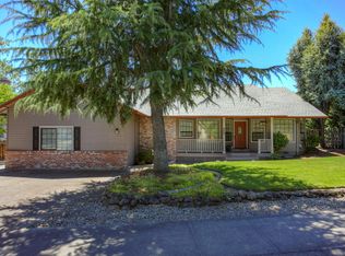 400 Shafer Ln, Jacksonville, OR 97530