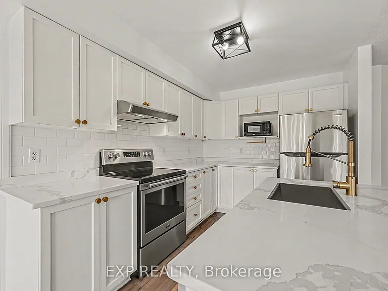 218 Rolling Meadow Cres — Photo 9