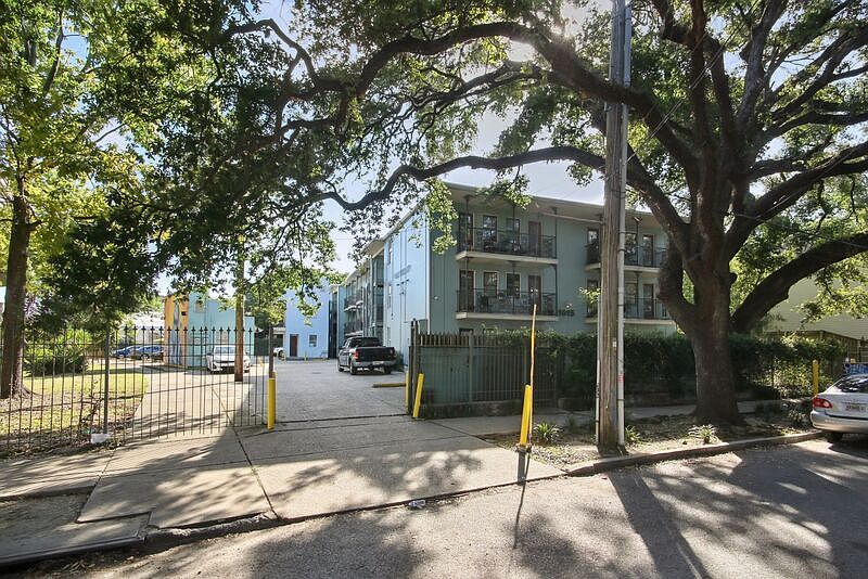 1st image of 1615 Gov Nicholls St APT 307