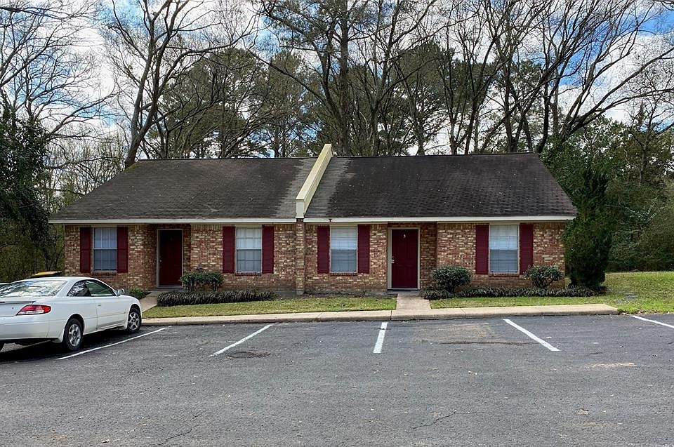1st image of 3 Westway Cir