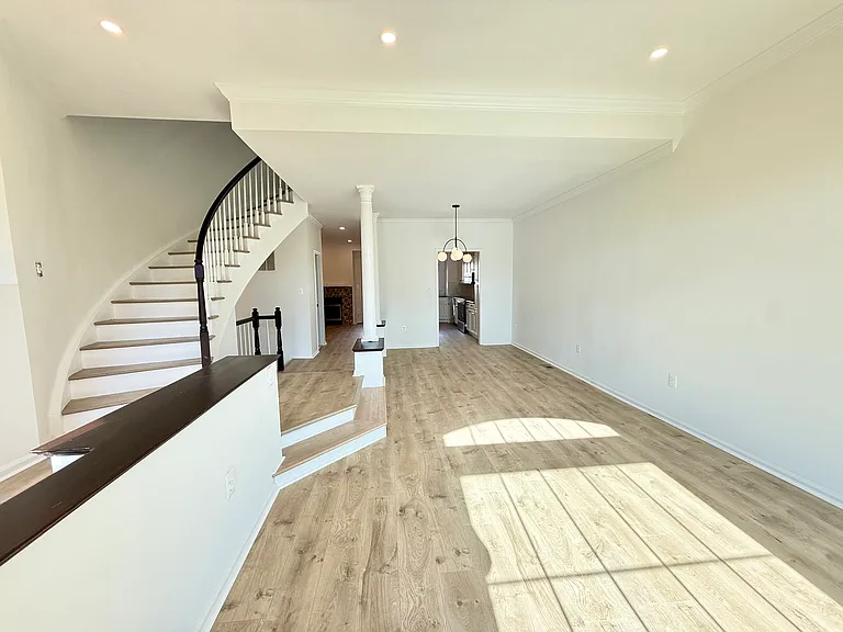 14604 Woodgate Manor Cir — Photo 2