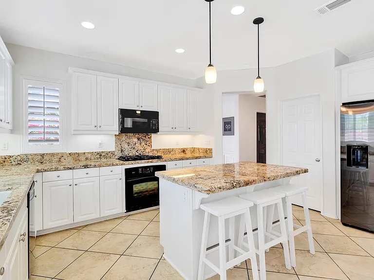 43073 Traccia Way — Photo 16