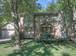 10662 Riggs Dr, Overland Park, KS 66212