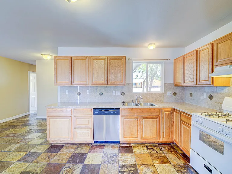 3990 Syracuse Dr — Photo 19