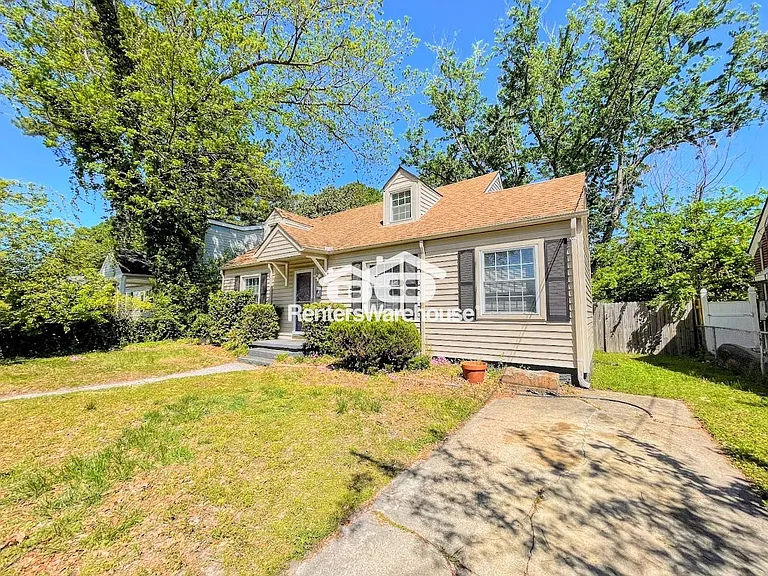 3920 Davis St — Photo 2