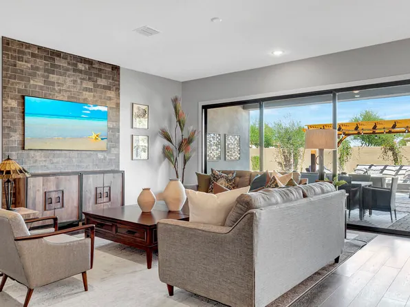 8026 W Gardenia Avenue, Glendale, AZ 85303