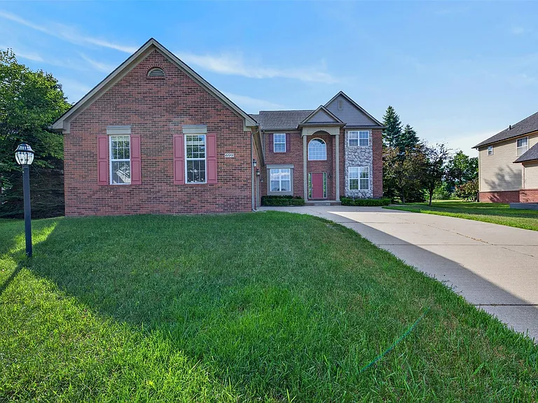 699 Bay Pointe Dr — Photo 39